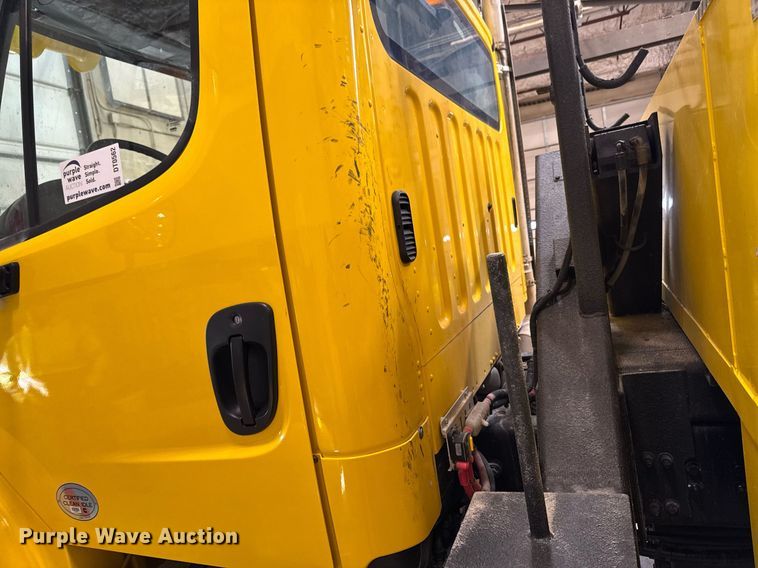 image for item DT0562 2021 Freightliner M2 106 bucket truck