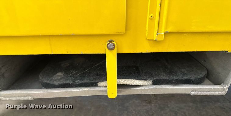 image for item DT0562 2021 Freightliner M2 106 bucket truck