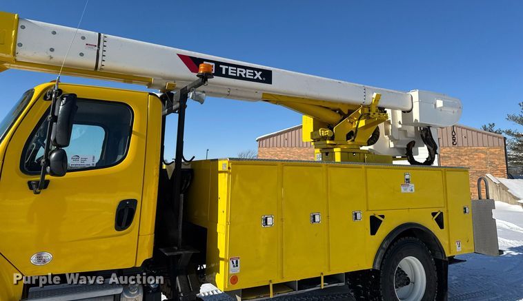 image for item DT0562 2021 Freightliner M2 106 bucket truck