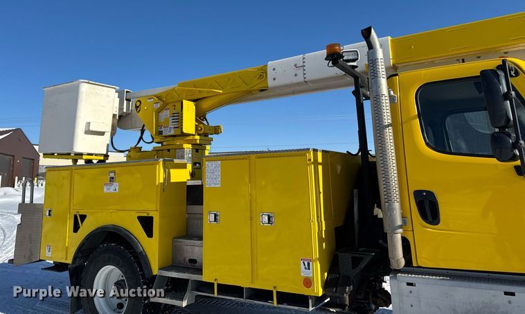 image for item DT0562 2021 Freightliner M2 106 bucket truck