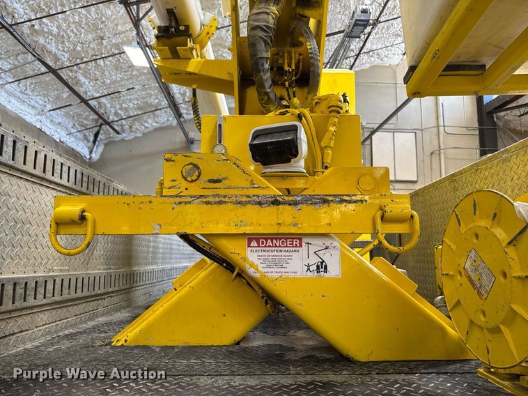 image for item DT0562 2021 Freightliner M2 106 bucket truck