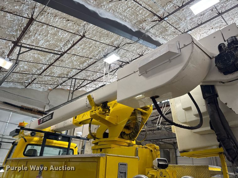 image for item DT0562 2021 Freightliner M2 106 bucket truck