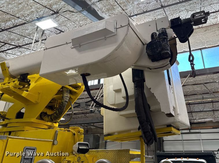 image for item DT0562 2021 Freightliner M2 106 bucket truck