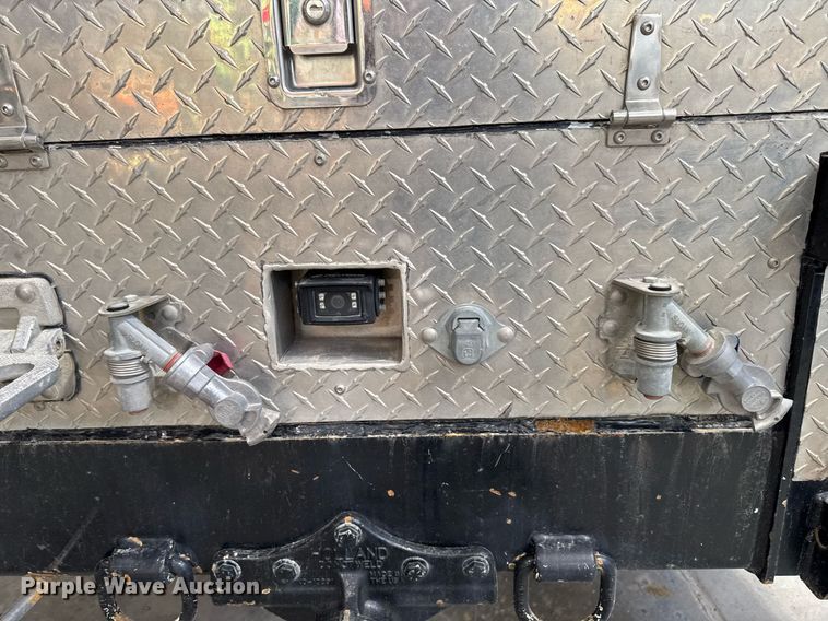 image for item DT0562 2021 Freightliner M2 106 bucket truck