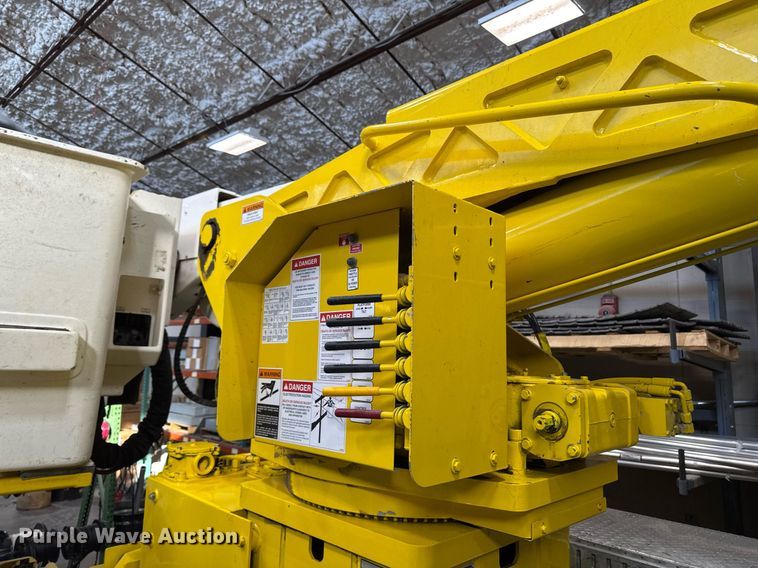 image for item DT0562 2021 Freightliner M2 106 bucket truck