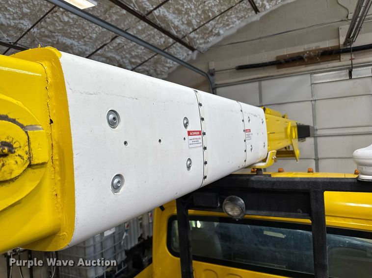 image for item DT0562 2021 Freightliner M2 106 bucket truck