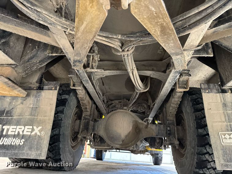 image for item DT0562 2021 Freightliner M2 106 bucket truck