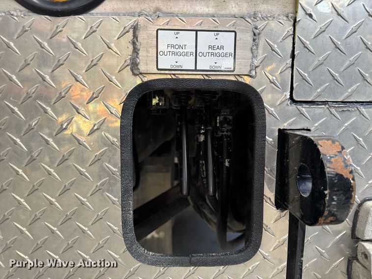 image for item DT0562 2021 Freightliner M2 106 bucket truck