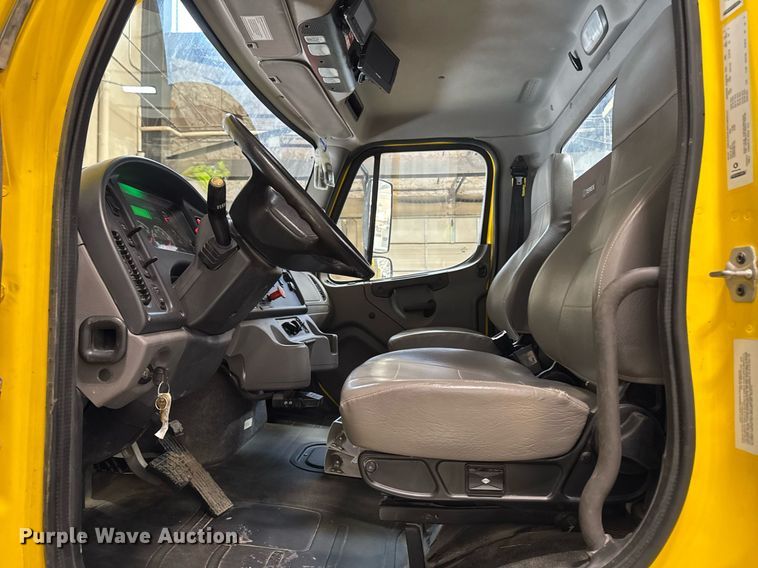 image for item DT0562 2021 Freightliner M2 106 bucket truck