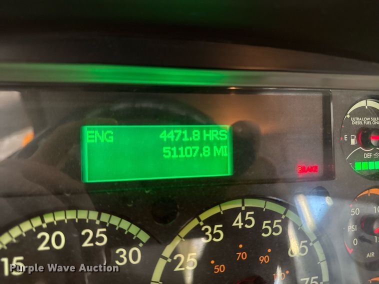 image for item DT0562 2021 Freightliner M2 106 bucket truck