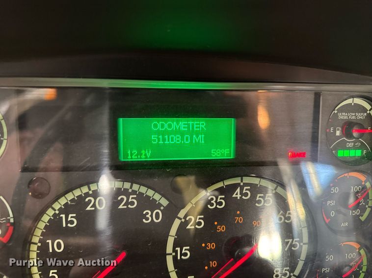 image for item DT0562 2021 Freightliner M2 106 bucket truck