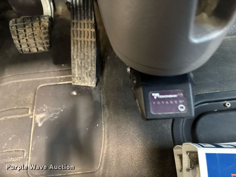 image for item DT0562 2021 Freightliner M2 106 bucket truck