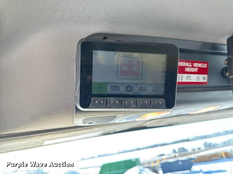 image for item DT0562 2021 Freightliner M2 106 bucket truck