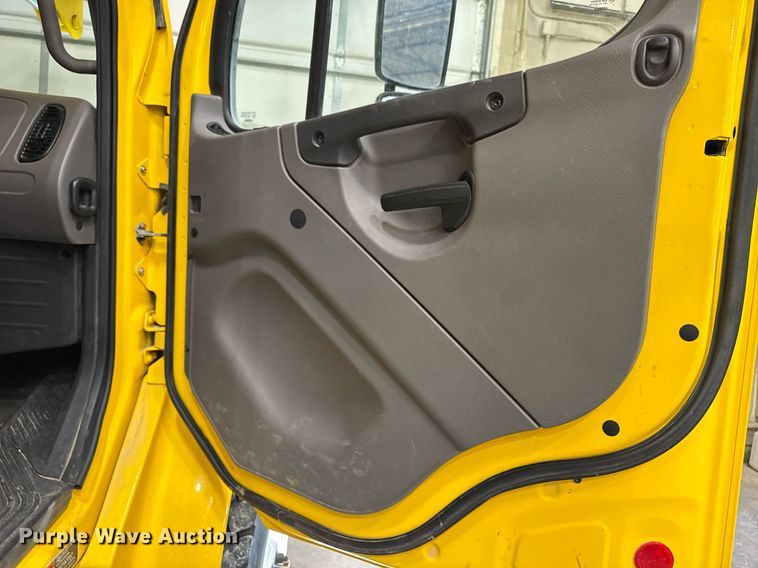 image for item DT0562 2021 Freightliner M2 106 bucket truck