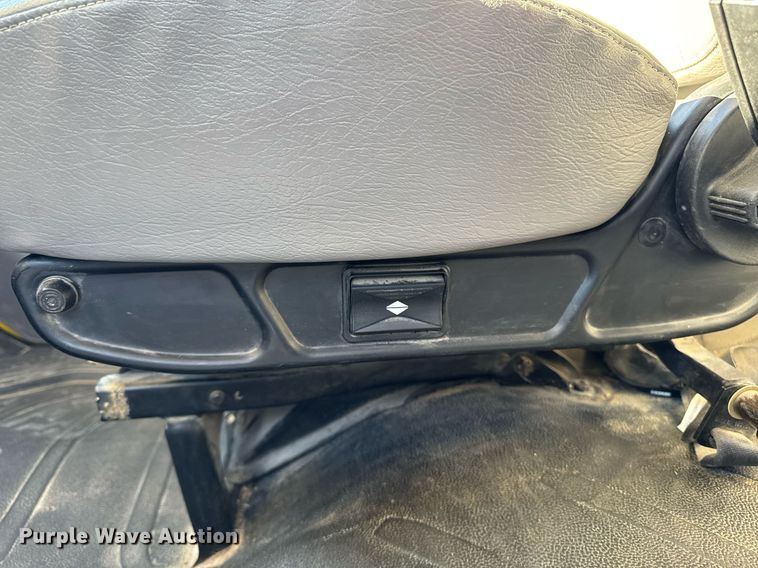 image for item DT0562 2021 Freightliner M2 106 bucket truck