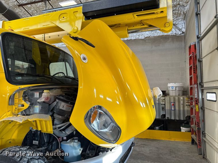 image for item DT0562 2021 Freightliner M2 106 bucket truck