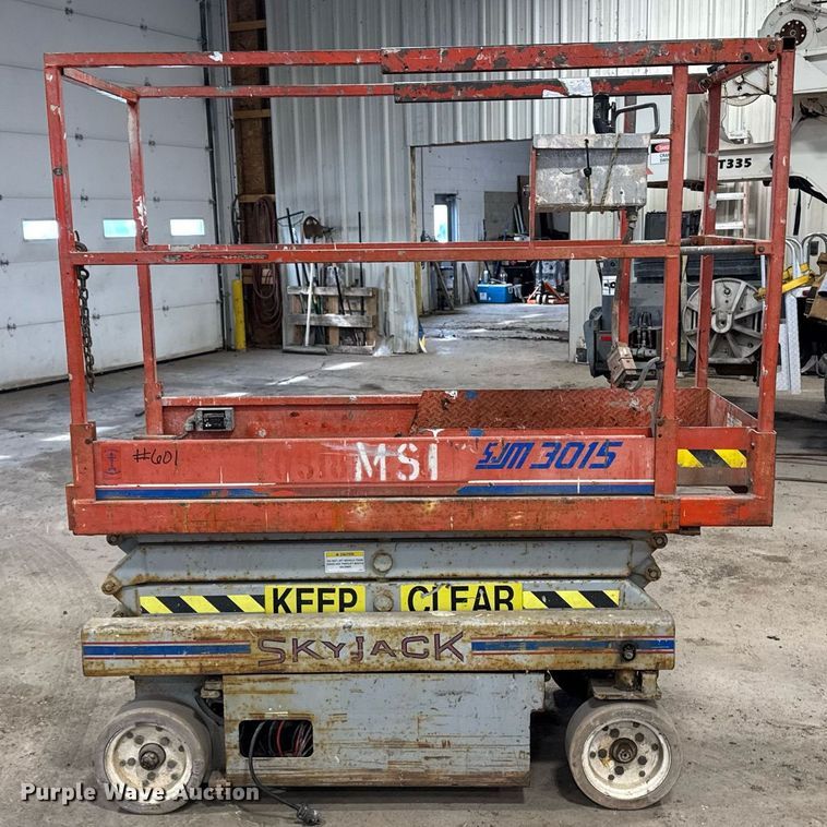image for item DT0564 1997 Skyjack SJ3015 scissor lift