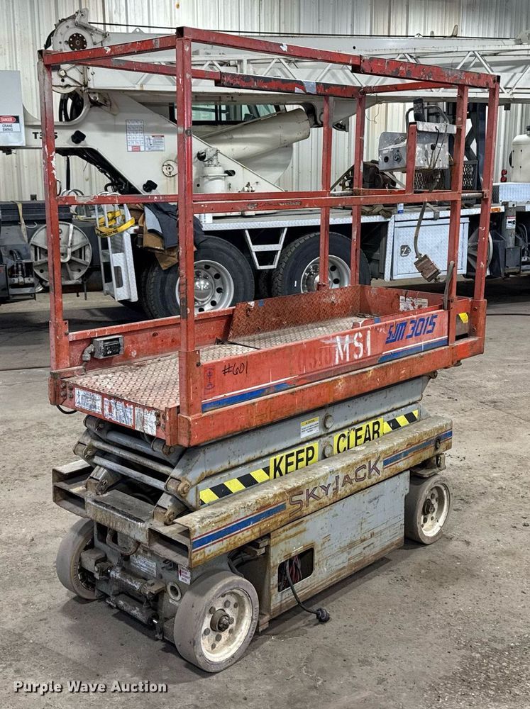 image for item DT0564 1997 Skyjack SJ3015 scissor lift