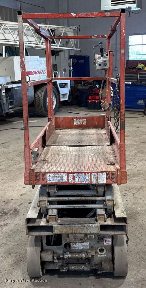 image for item DT0564 1997 Skyjack SJ3015 scissor lift