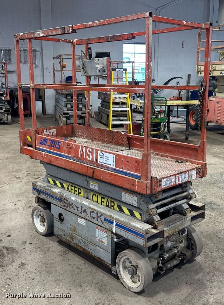 image for item DT0564 1997 Skyjack SJ3015 scissor lift