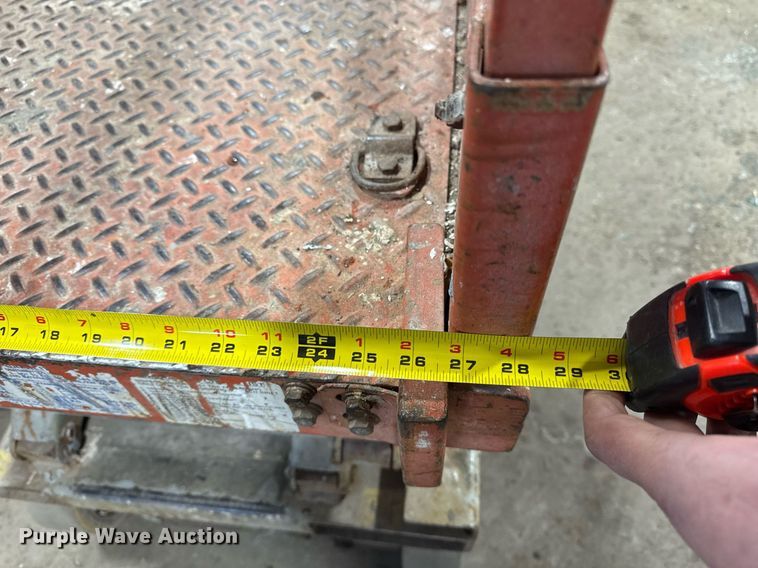 image for item DT0564 1997 Skyjack SJ3015 scissor lift