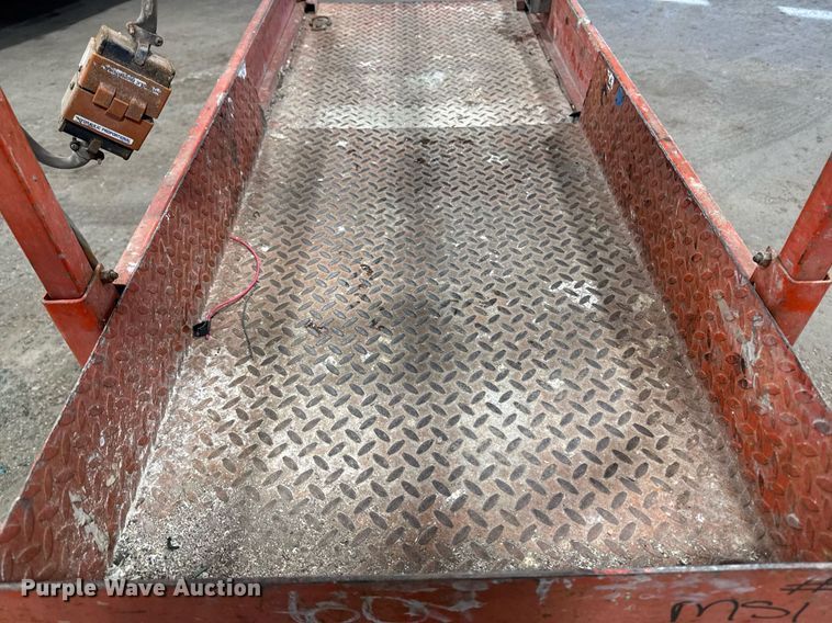 image for item DT0564 1997 Skyjack SJ3015 scissor lift
