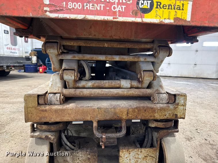 image for item DT0564 1997 Skyjack SJ3015 scissor lift