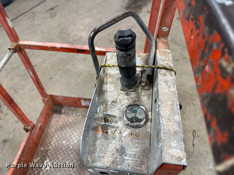 image for item DT0564 1997 Skyjack SJ3015 scissor lift