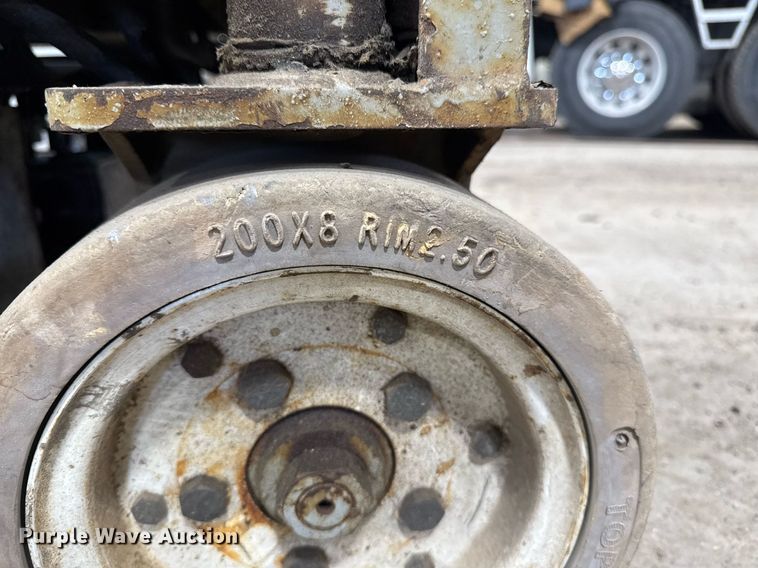 image for item DT0564 1997 Skyjack SJ3015 scissor lift