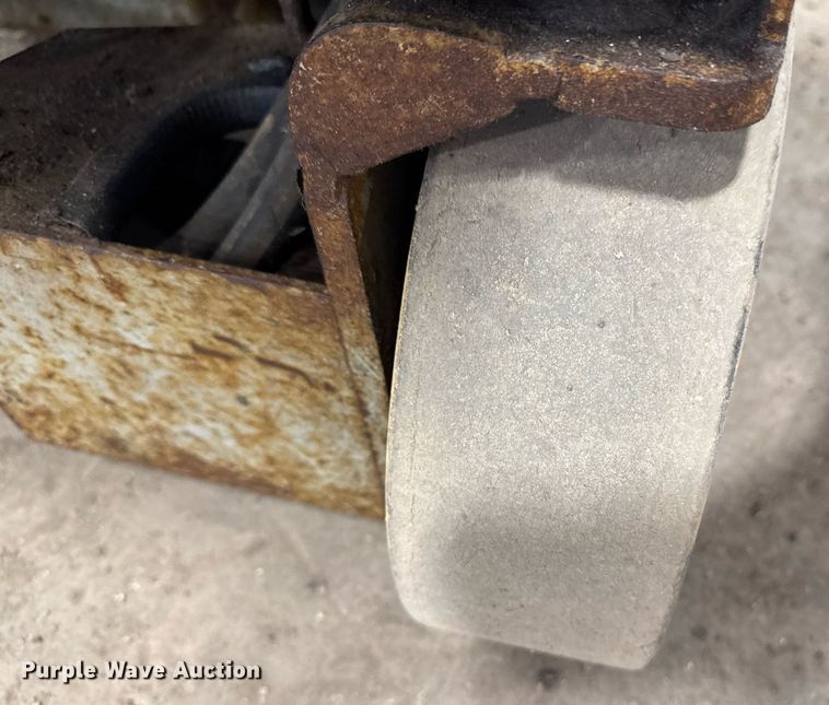 image for item DT0564 1997 Skyjack SJ3015 scissor lift