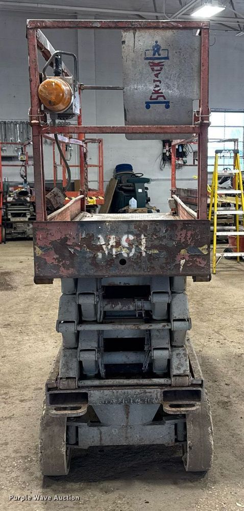image for item DT0565 2001 Skyjack SJ III 3226 scissor lift