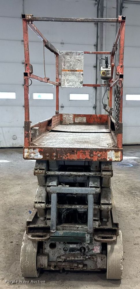 image for item DT0565 2001 Skyjack SJ III 3226 scissor lift