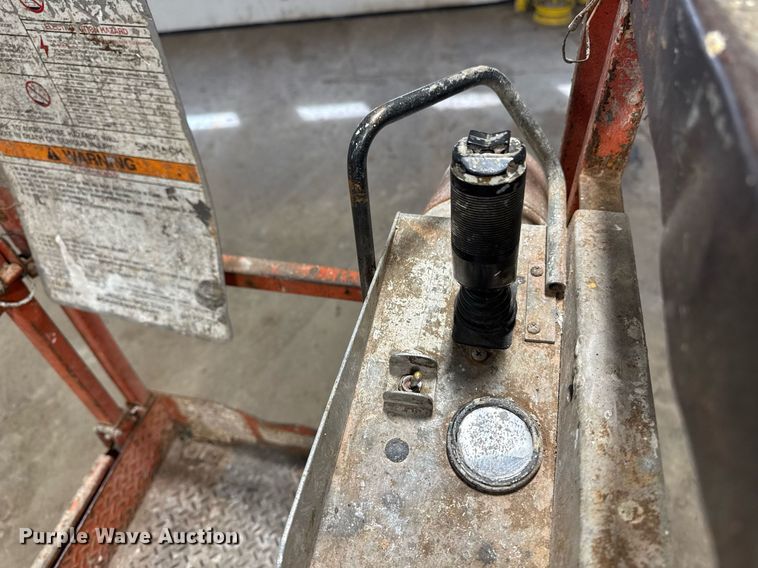 image for item DT0565 2001 Skyjack SJ III 3226 scissor lift