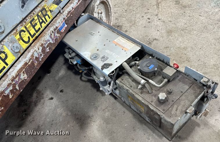 image for item DT0565 2001 Skyjack SJ III 3226 scissor lift