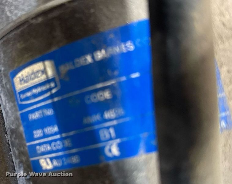 image for item DT0565 2001 Skyjack SJ III 3226 scissor lift