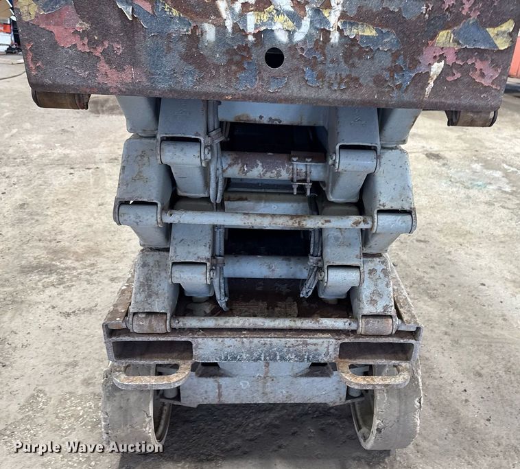 image for item DT0565 2001 Skyjack SJ III 3226 scissor lift