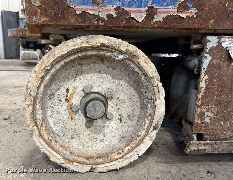 image for item DT0565 2001 Skyjack SJ III 3226 scissor lift