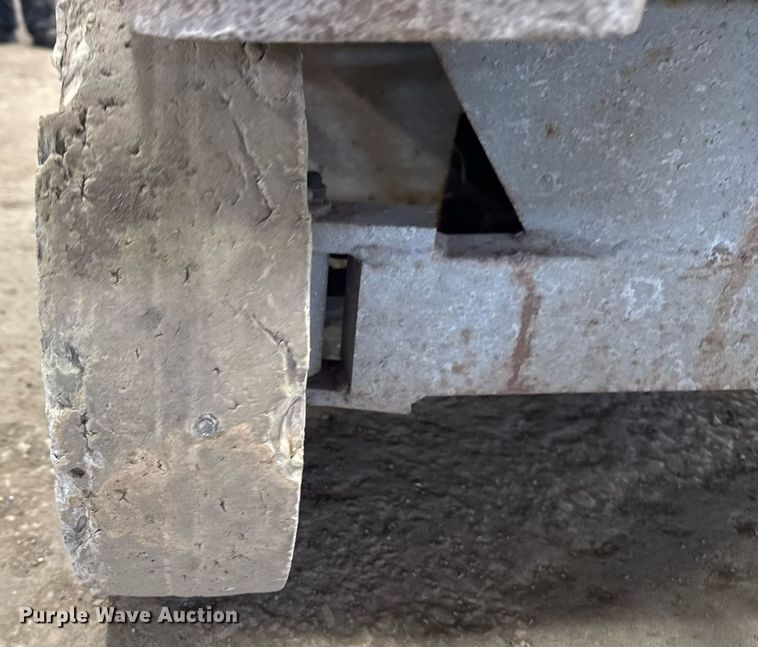 image for item DT0565 2001 Skyjack SJ III 3226 scissor lift