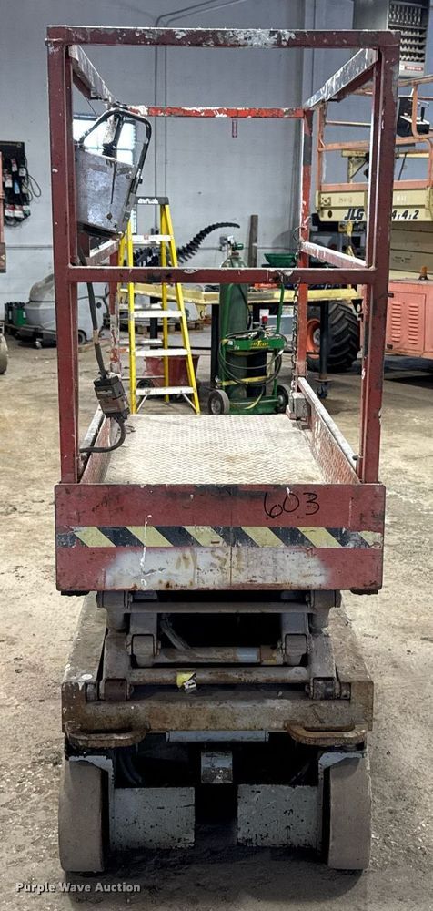 image for item DT0566 1993 Skyjack SJ3015 scissor lift