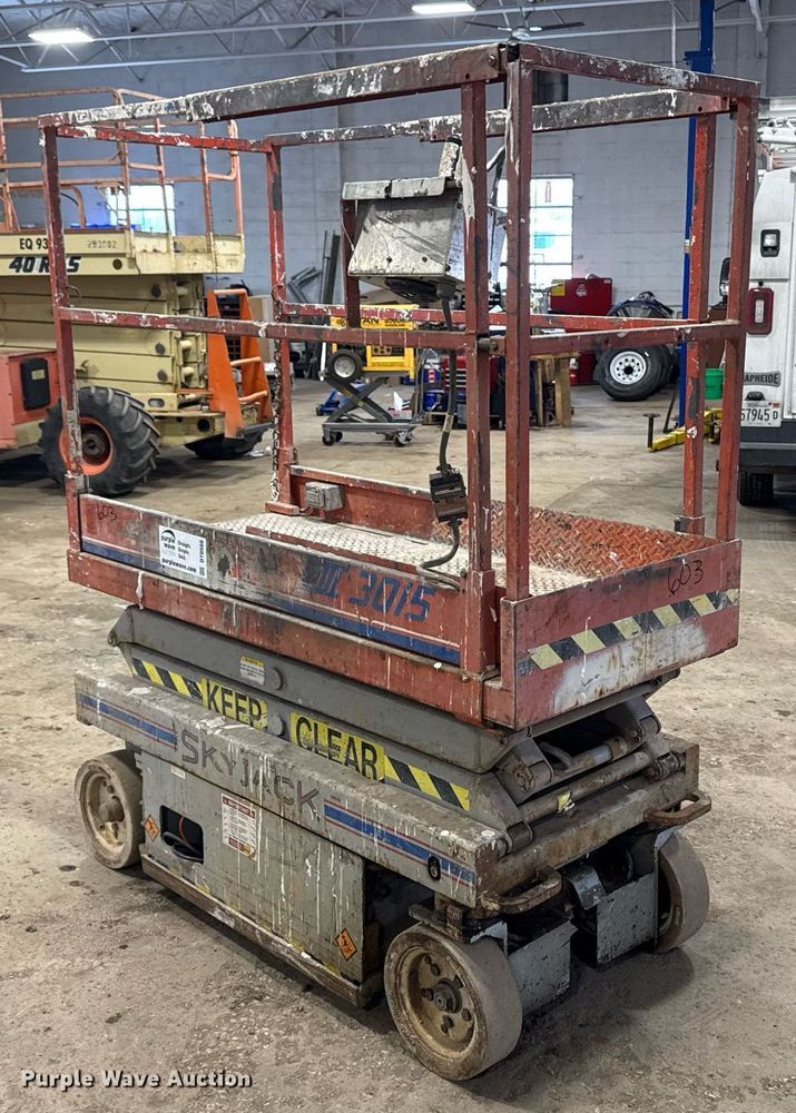 image for item DT0566 1993 Skyjack SJ3015 scissor lift