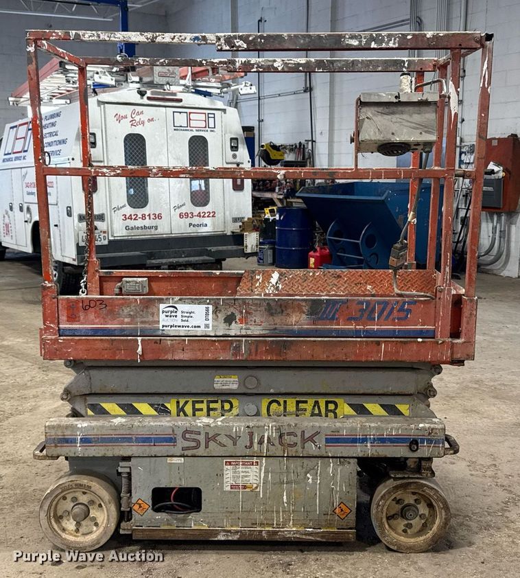 image for item DT0566 1993 Skyjack SJ3015 scissor lift