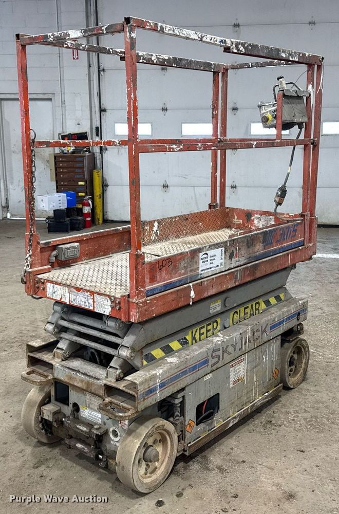 image for item DT0566 1993 Skyjack SJ3015 scissor lift