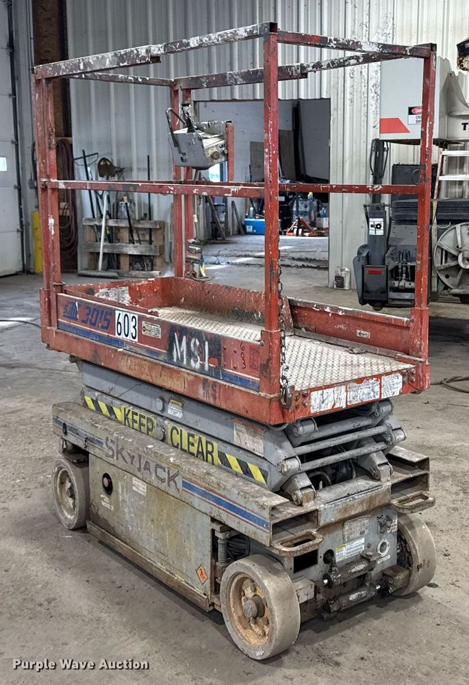 image for item DT0566 1993 Skyjack SJ3015 scissor lift