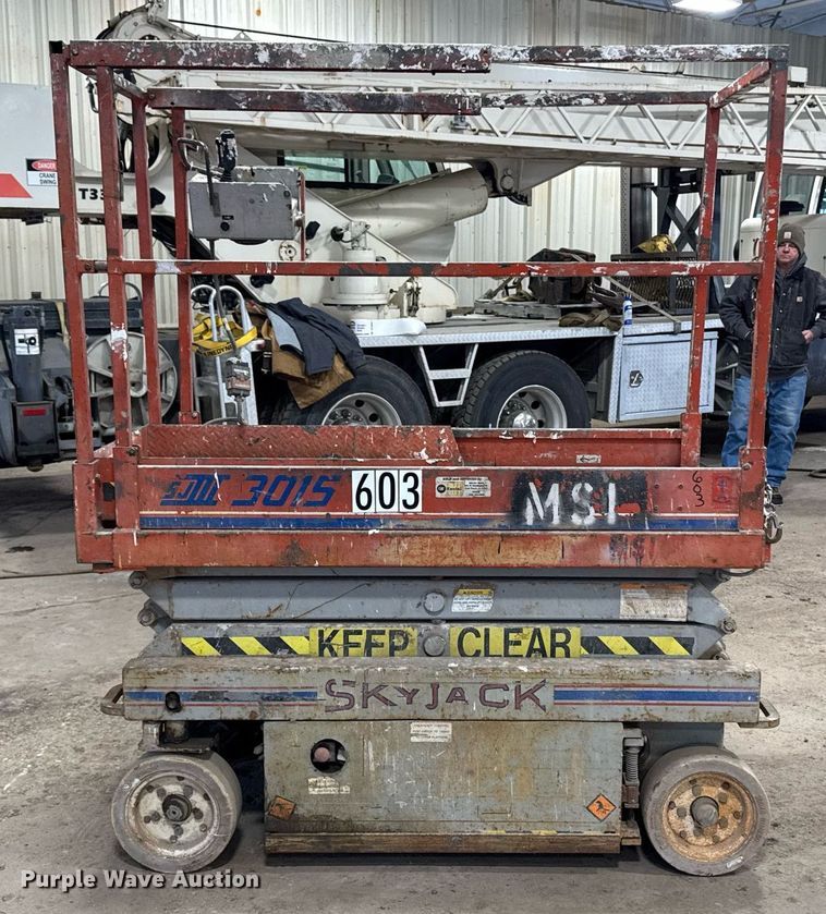 image for item DT0566 1993 Skyjack SJ3015 scissor lift