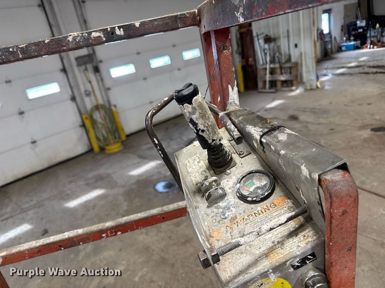 image for item DT0566 1993 Skyjack SJ3015 scissor lift