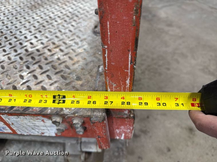 image for item DT0566 1993 Skyjack SJ3015 scissor lift