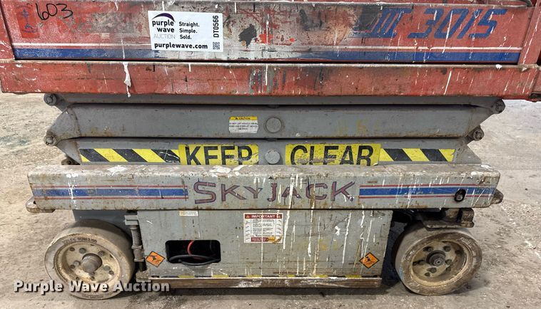 image for item DT0566 1993 Skyjack SJ3015 scissor lift