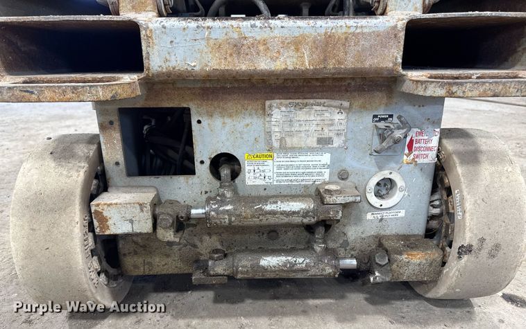 image for item DT0566 1993 Skyjack SJ3015 scissor lift