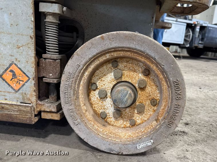 image for item DT0566 1993 Skyjack SJ3015 scissor lift