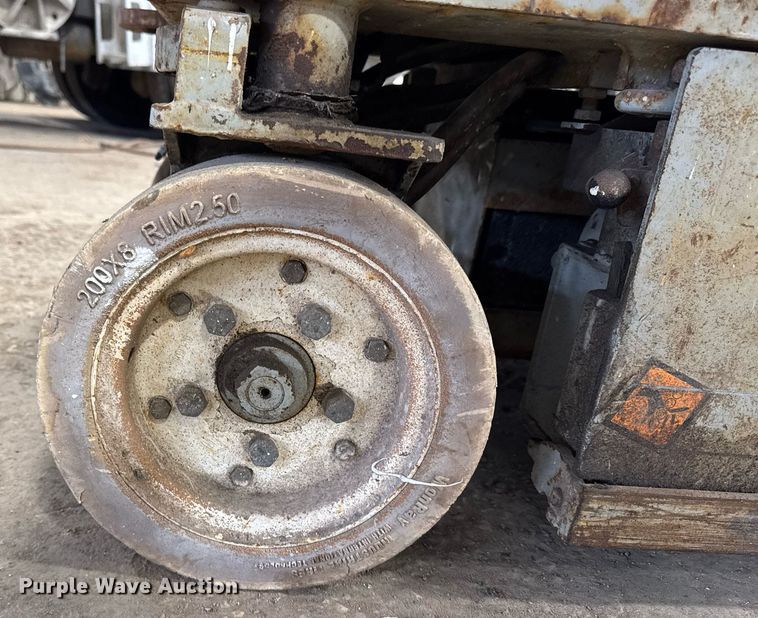 image for item DT0566 1993 Skyjack SJ3015 scissor lift